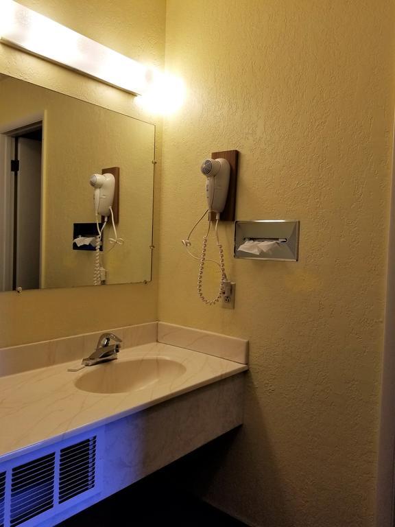 Regency Inn Уиннемакка Экстерьер фото